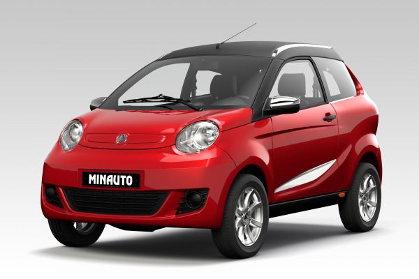 voiture-sans-permis-min_minauto-cross-rouge-frontgauche-options-4k
